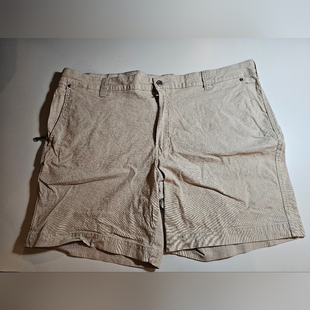Columbia Tan Flat Front Shorts Lightweight Casual Wear